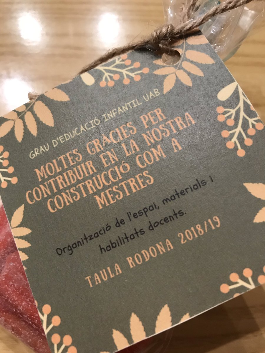 nuriarius's tweet photo. Compartint i reflexionant sobre les experiències docents amb companys i futurs mestres. Una tarda molt enriquidora. https://t.co/S6PnUg3s45