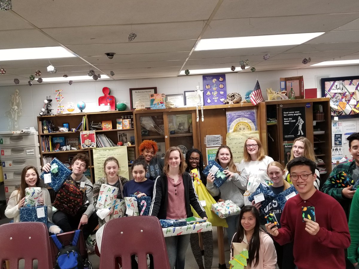 Mrs  risinger tweet media