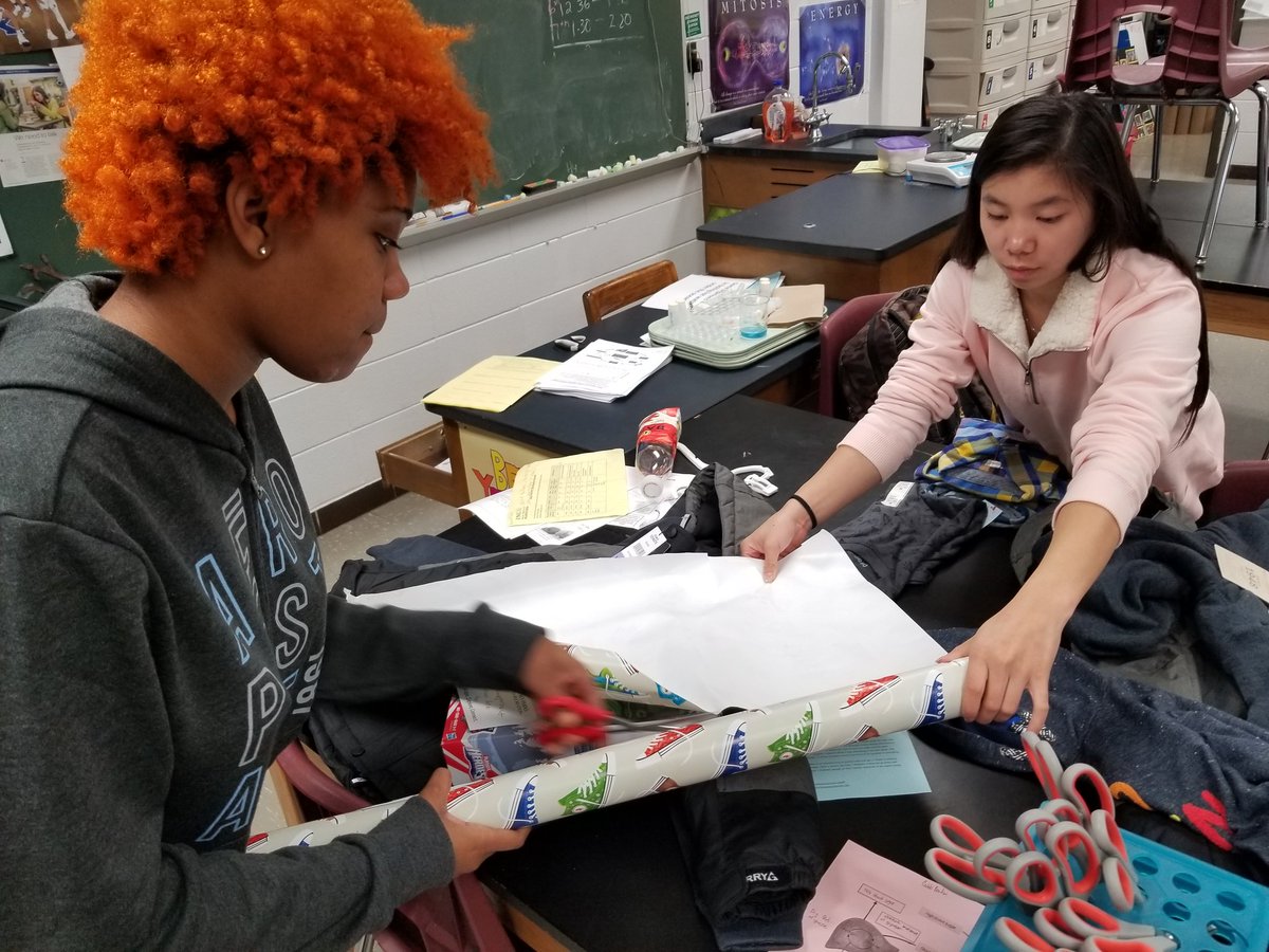 Mrs  risinger tweet media