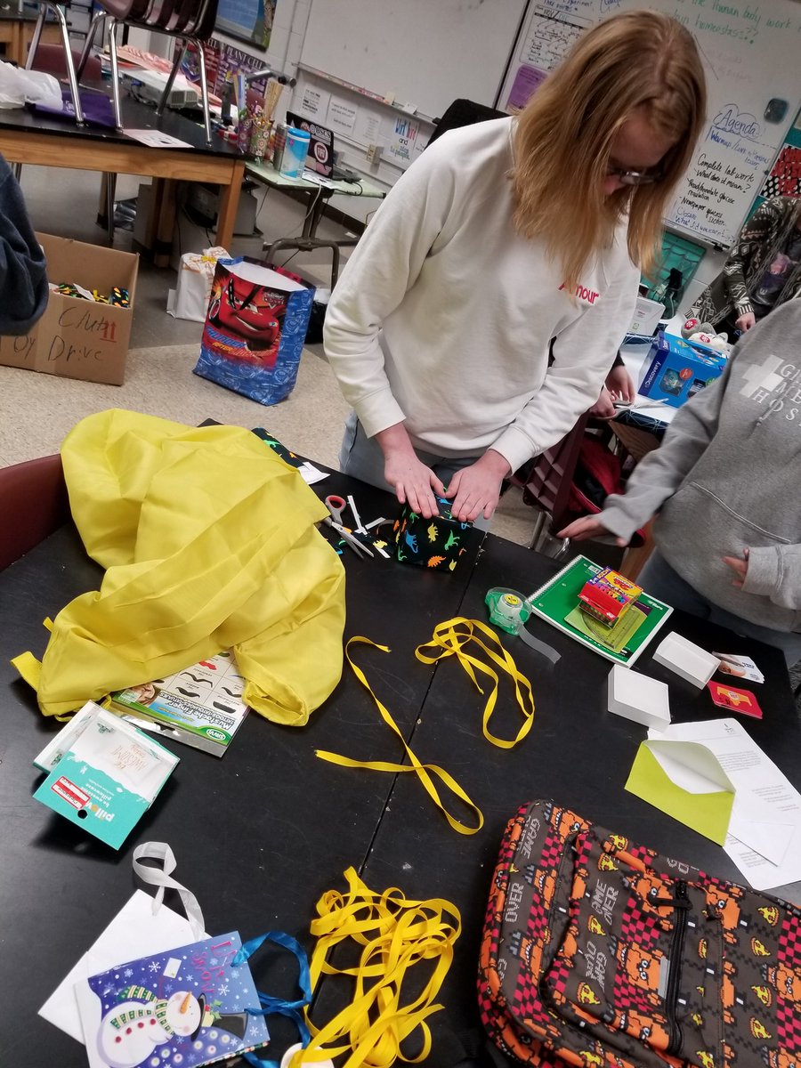 Mrs  risinger tweet media