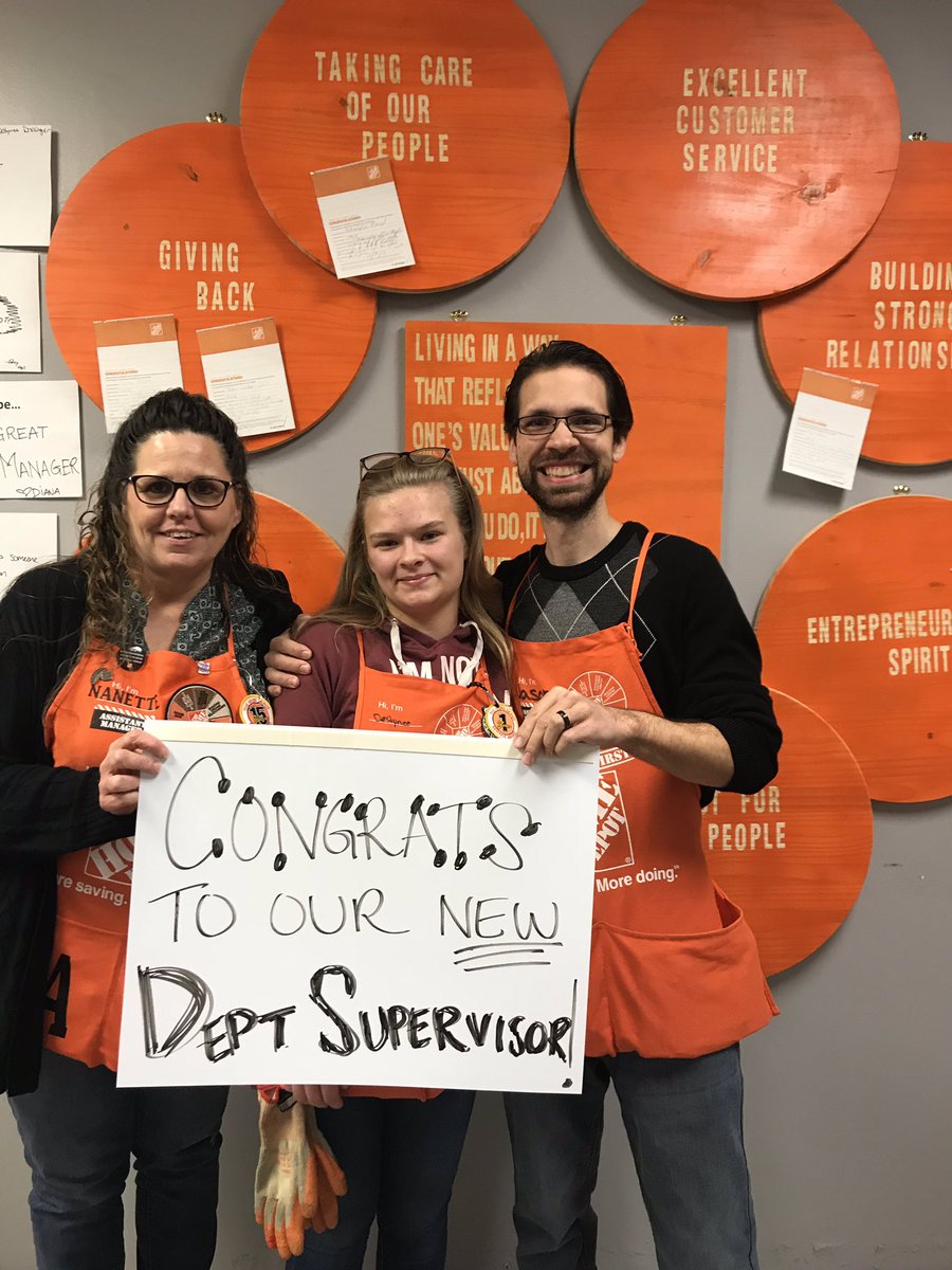 Diana_T_Tran's tweet photo. Congrats to our our new FES Annie and new D25 DH Destynee ! ❤️👍🧡🏆💪‼️‼️‼️#leadingChange #watchthemgo https://t.co/gqqTa8F63D