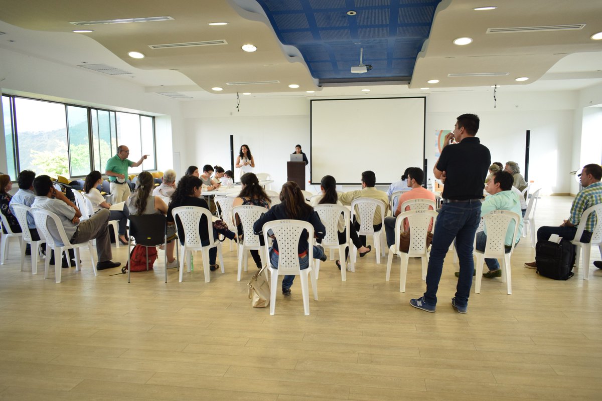 INNOTECUIS's tweet image. #INNOTECuenta #AgrópolisCuenta #MIA5

Con una participación de 40 personas se realizó el viernes 30 de noviembre el quinto workshop de la Mesa del Sistema de Innovación Agroindustrial de Santander – MIA, de nuestro proyecto Agrópolis Mactor, en la Escuela @EEIE_UIS de la @UIS.