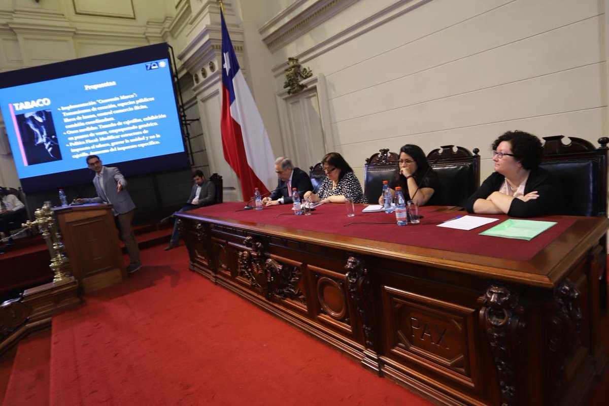 ChileMatrones's tweet photo. Nuestra presidenta nacional @aromorojo estuvo presente en Seminario #Colmed70años, acompañando a presidenta de @colmedchile @izkia y a ministro @ESantelicesC de @ministeriosalud, entre otras autoridades #DiaDelMédico https://t.co/YBZgZzOcOx