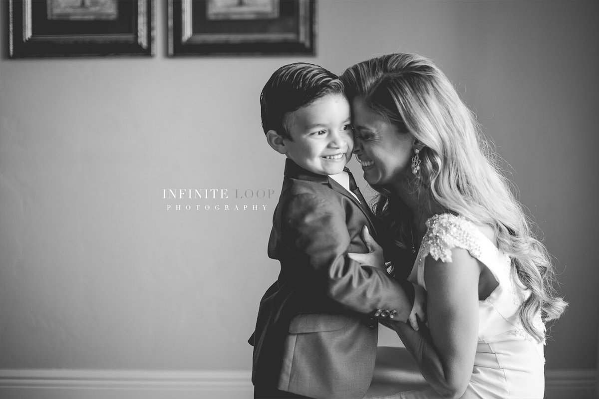TheInfiniteLoop's tweet image. Mother's love is peace. It need not be required, it need not be deserved. #infiniteloopphotography #love #instagood #photooftheday #theknot #thatsdarling #southfloridaweddingphotographer #weddingphotographer
