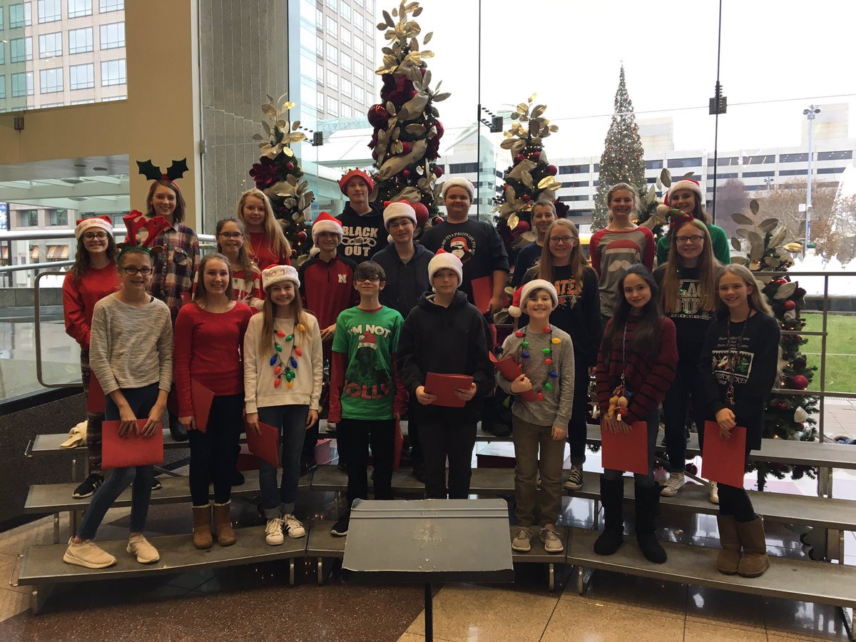 Honor choir spread some Christmas cheer today at Crown Center! 🎄🎼