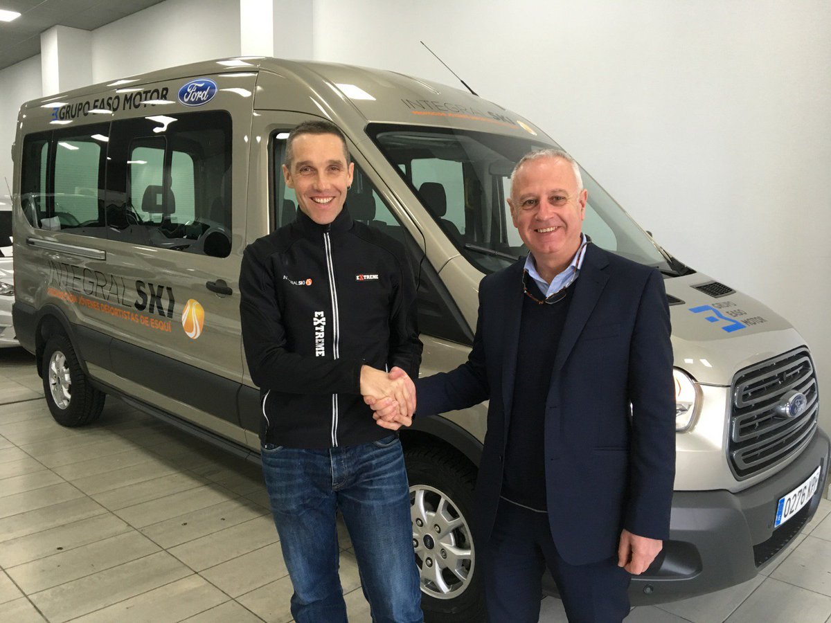 Integralski's tweet photo. Entrega de la 3ª furgoneta 🤩 @easomotor, muchas gracias por confiar en #IntegralSki y en todos sus deportistas.
Es un placer viajar por el mundo con estas estupendas furgonetas #FordTransit 350 L3 Kombi, lo tienen todo, espacio, seguridad, confort, ...
🚐🔜🗻🔜⛷🔜🏆 https://t.co/Smu6YQ50uk