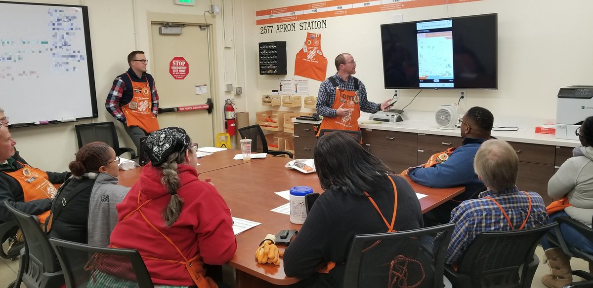 ParkvilleHD2577's tweet photo. Our Wonderful ASM, Tom going through a baseline exercise with the leadership team!! Thanks for the knowledge, Tom!! #KeepLearning #TomRocks @MrCustomerFirst @Cmisotti15 @b_mungul https://t.co/G9SGRX5zhA