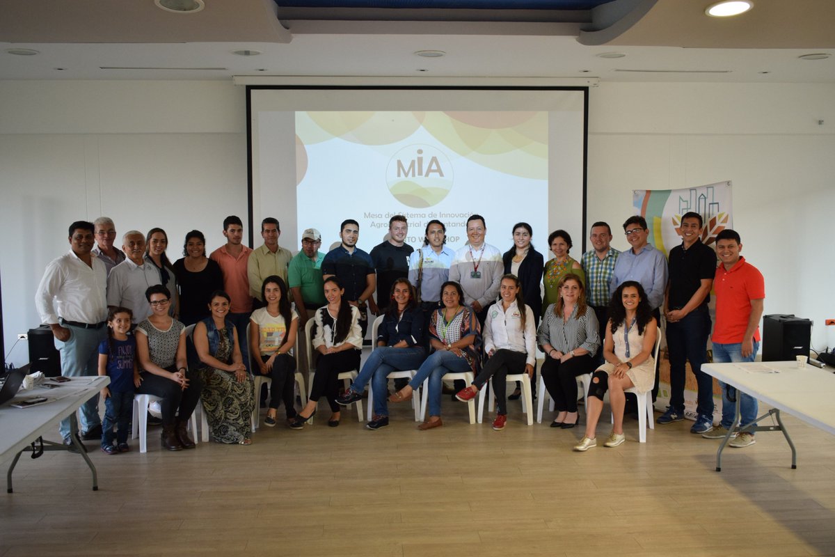 INNOTECUIS's tweet image. #INNOTECuenta #AgrópolisCuenta #MIA5

Con una participación de 40 personas se realizó el viernes 30 de noviembre el quinto workshop de la Mesa del Sistema de Innovación Agroindustrial de Santander – MIA, de nuestro proyecto Agrópolis Mactor, en la Escuela @EEIE_UIS de la @UIS.