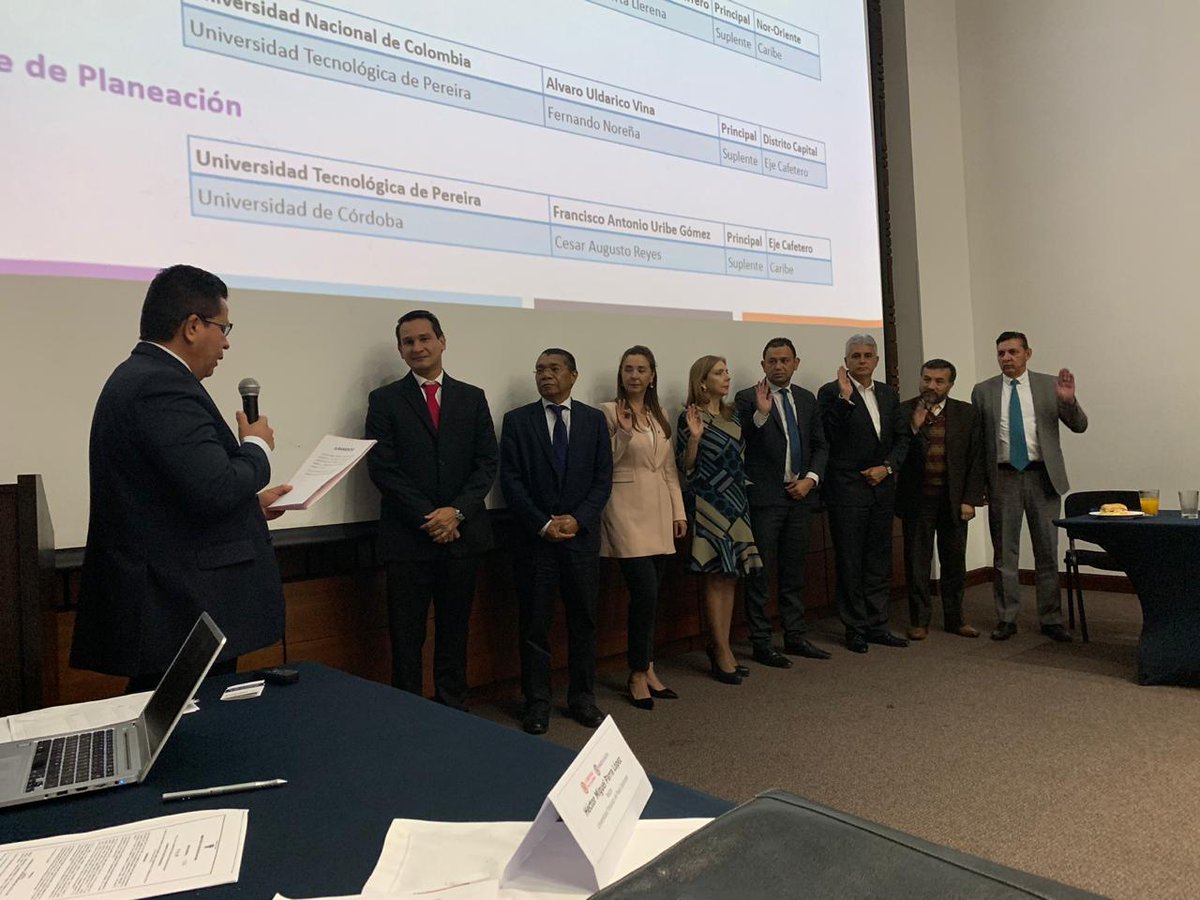 Hoy se posesionó  el comité asesor del SUE en asamblea de rectores.  La UNAD hace parte del mismo con la participación de la Vicerrectora Académica.