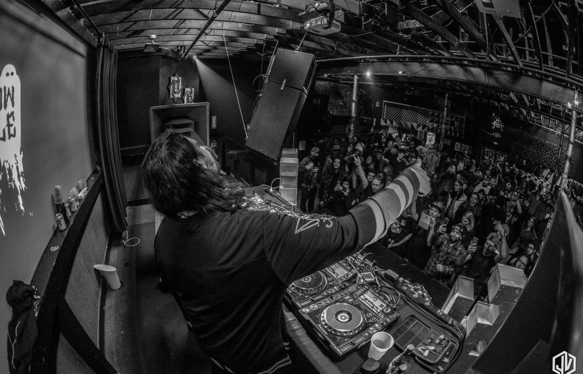 TheBlackBox5280's tweet photo. Upcoming this week at The Black Box

12.04 | @loefah 
12.06 | @MitisOfficial @TrivectaMusic 
12.07 | @somatoast_music @Japlehinger @PlutoEra 
12.08 | @bigchocolate #smith #GRAMZ

#Denver #Colorado https://t.co/1mHoyhpWGg