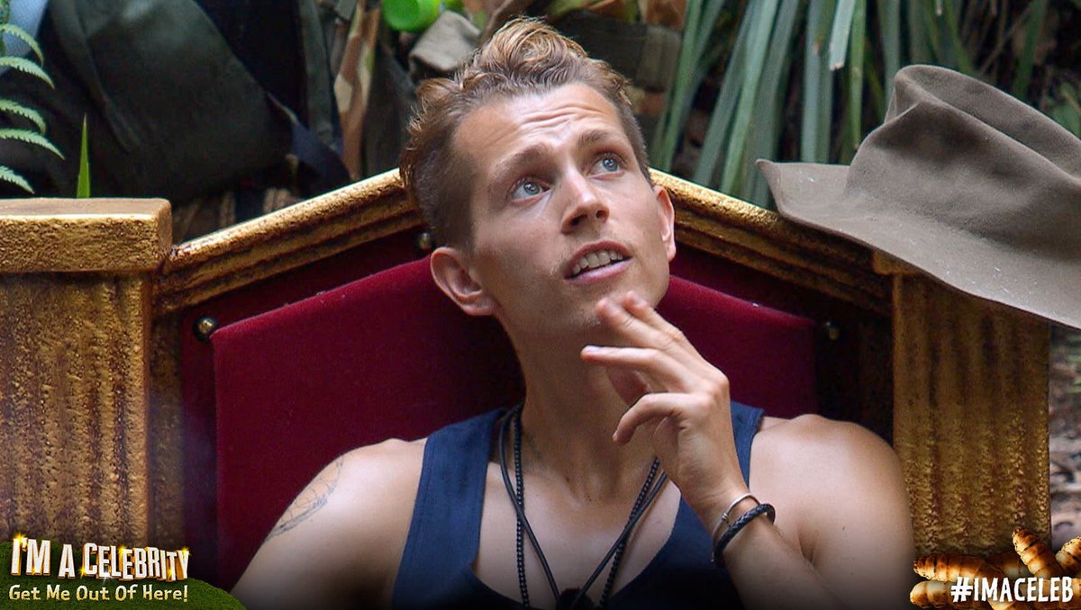 itsmestuartx's tweet photo. Keep voting for James guys! #TeamJames #VoteToSaveJames #KeepJamesIn @TheVampsJames #ImACeleb https://t.co/auI7srLce7