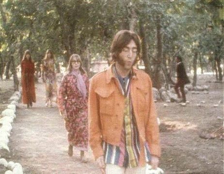 Laurent The Walrus On Twitter Rare Pic Of Johnlennon And Cynthia In Rishikesh India February 1968 Thebeatles