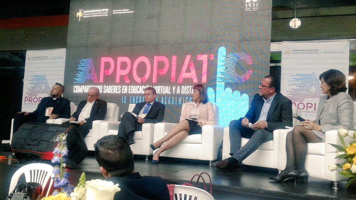 RedCreaCO's tweet photo. Primera jornada de #ApropiaTIC en donde se ha conversado sobre el uso de tecnologías en la pedagogía y el trabajo en redes de colaboración @UNIMINUTODISTAN #RedCREACO https://t.co/xqcIiRIxMX