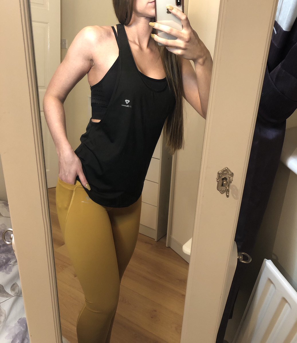 ElObsessionUK's tweet photo. Went for Black and Mustard tonight π€π Seriously love the feel of these new Pure Impact leggings!
#fitnessapparel #activewear #athleisure #leggings #training #gym #fitgirl #tank #top #mustardlove #desirable #affordable #elobsession https://t.co/Cdx333j89r