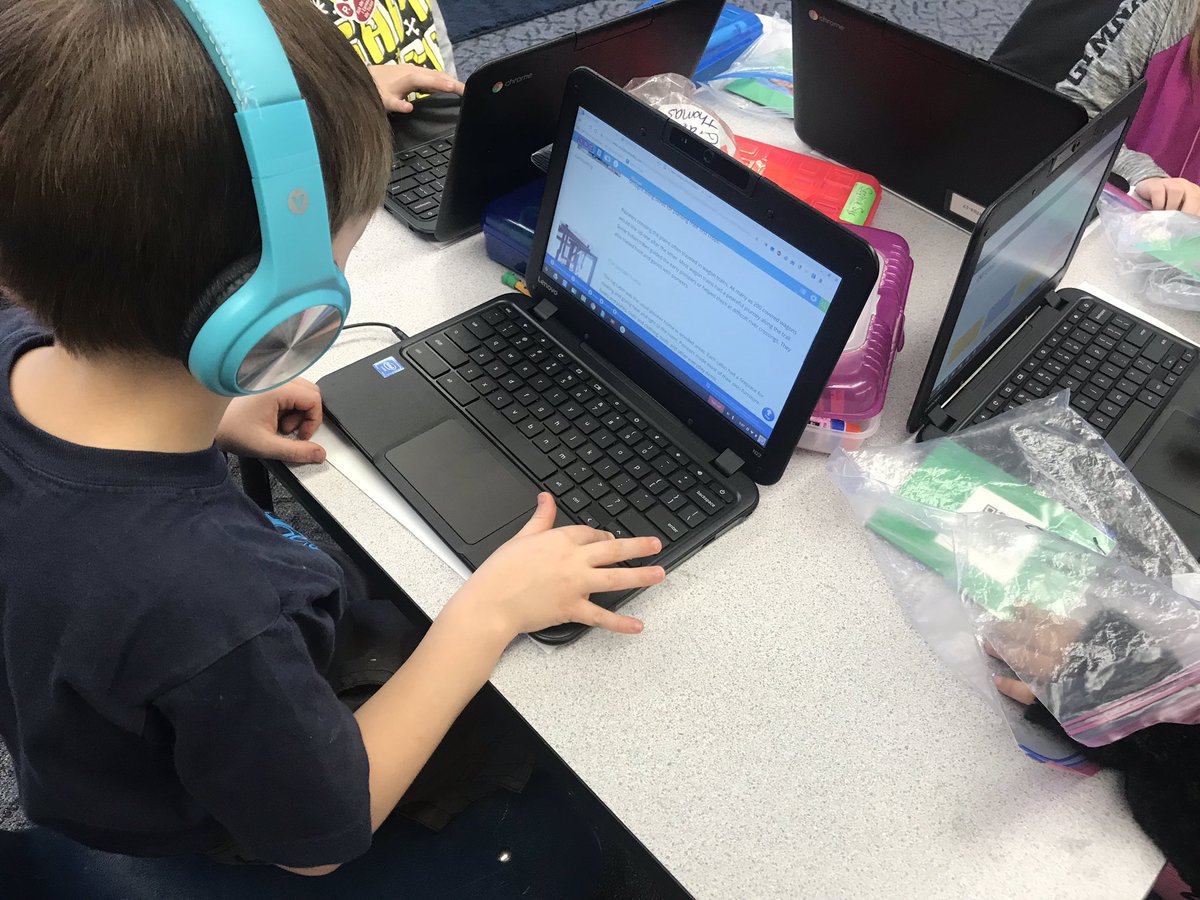 fabuLASHfudale's tweet photo. First grade students learning how to research using @infohio World Book and making the google read and write read to them. @TiffanyHarris55 @FishcreekSMFCSD @SMFSchools #true2stow #stowk4 https://t.co/S09nsaJayl