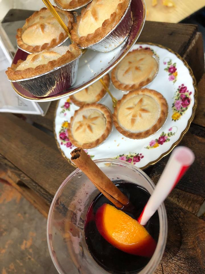 Wonderful pop up bar in #LarkLane yesterday | We're taking our mulled wine to office staff next week. If you'd like to treat your staff or customers get in touch ❤️🎄🍷