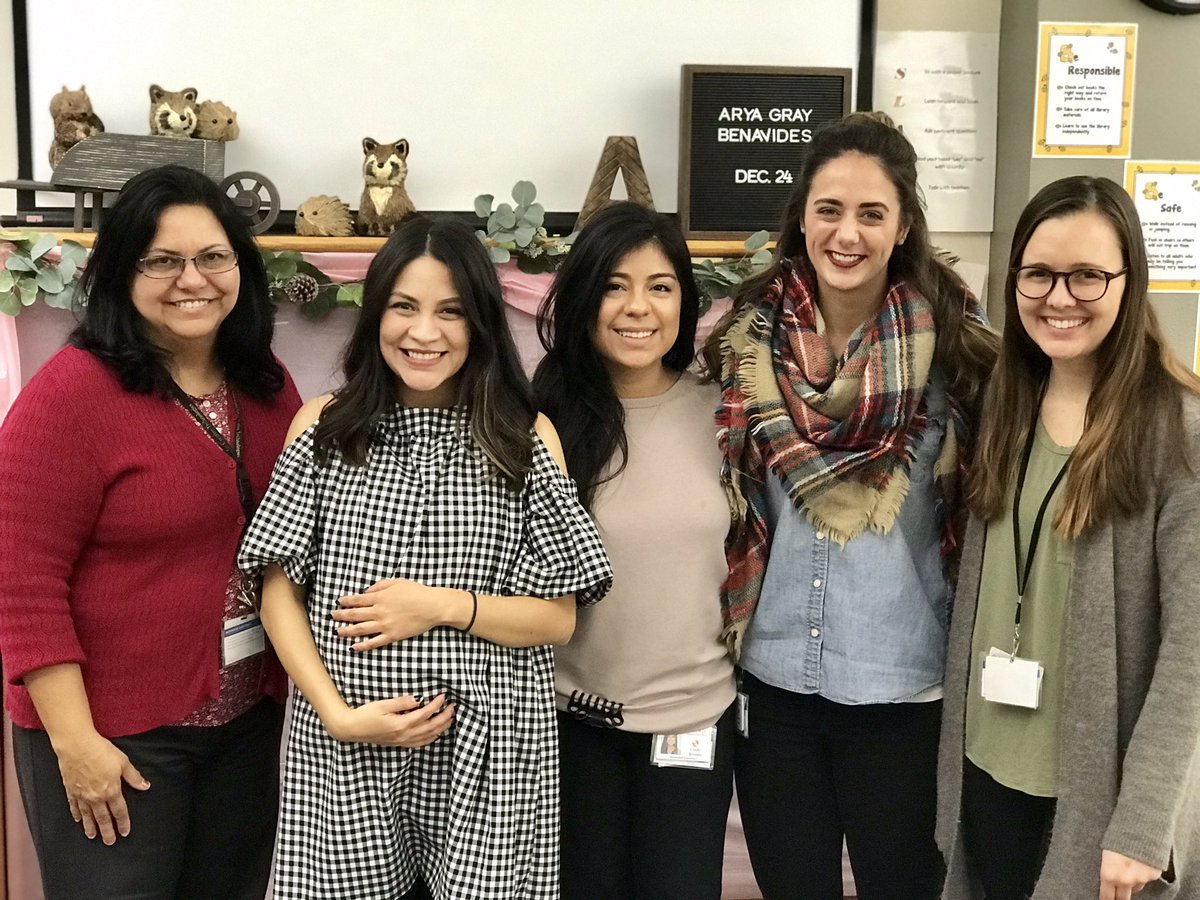 MsHaysCounselor's tweet photo. What a cute baby shower for our special Kindergarten teacher, Mrs. Benavides 👶🏻🎀 @MendenhallHorns #mendenhalllearns @MendenhallKinde https://t.co/MEha3ykQRT