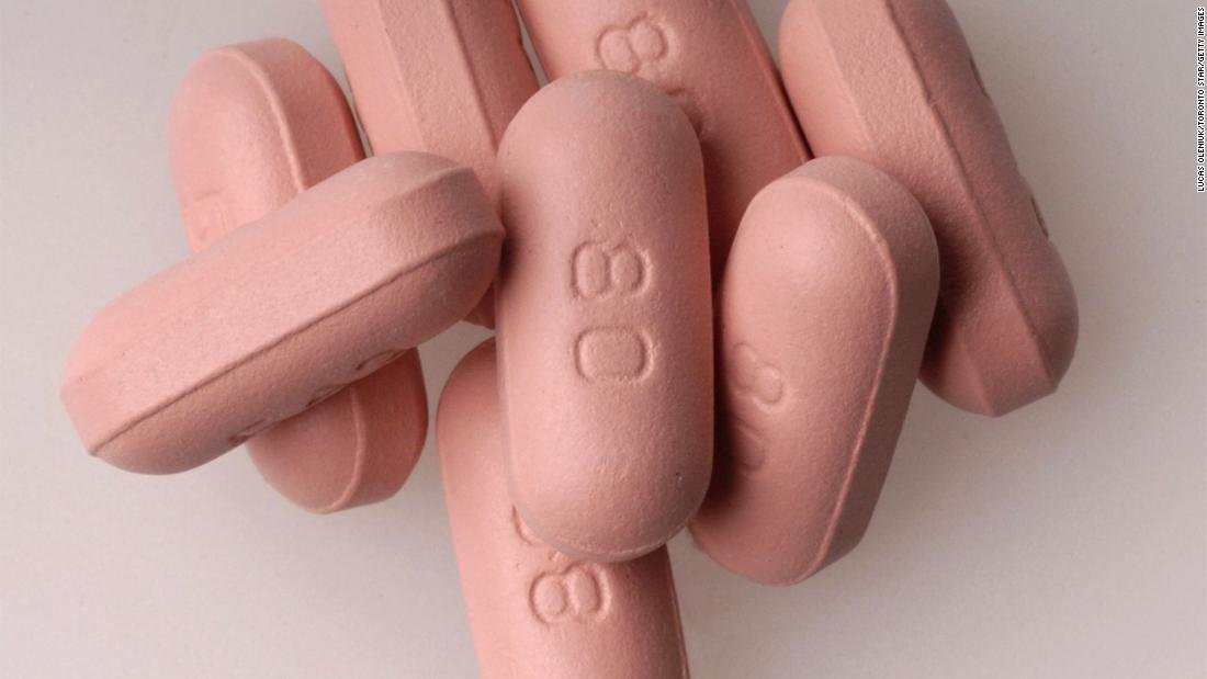 CNN's tweet photo. Are statins overprescribed for the prevention of cardiovascular disease? Why the risks and benefits are so complex https://t.co/tFlwzuSNxA https://t.co/cvxh9eGWJq
