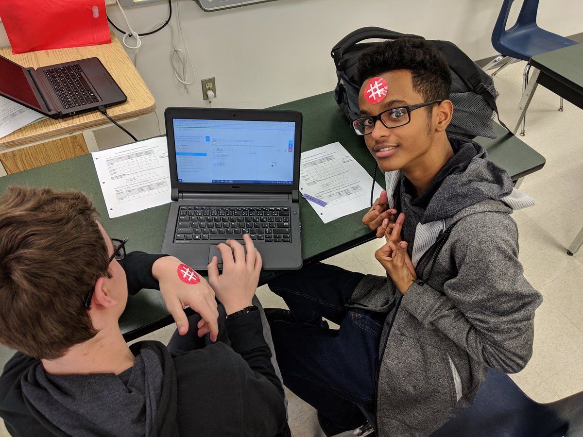 nicolestogaitis's tweet image. Coder avec #Python pour déterminer la règle de la somme des angles internes d'un polygone régulier en #math 9e! On teste notre code debout en se déplaçant. Merci Mme Annie Bernatchez!👍🤟 #clcCodeWeek #STIAMViamonde #HourOfCode #cfviamonde @niniex6 @ManonSavard4 @Collegefrancais