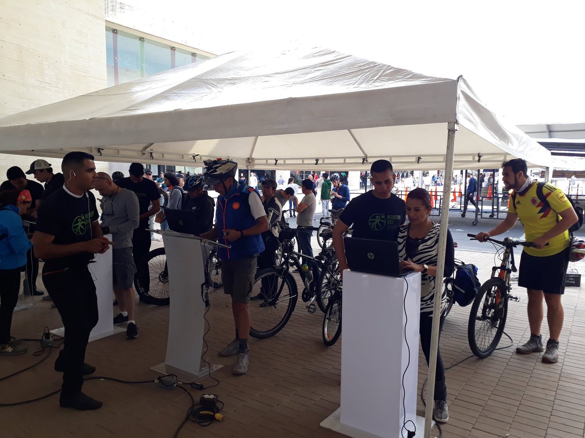 OlgaVictoriaRC's tweet photo. Esto es con hechos. El @PartidoMIRA por los 🚴‍♂️-Usuarios 
Ayer acompañe @SectorMovilidad en evento BICIGO en CORFERIAS la "primera" marcación de 🚴‍♂️ en el país.
La Bancada @PartidoMIRA en @ConcejoDeBogota despues de 5 años lo logramos.Herramienta para ayudar combatir el hurto de 🚴‍♂️ https://t.co/p9gsDwgG6r