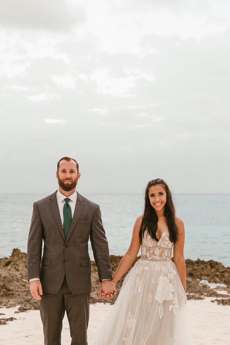 StephaniaNavas's tweet photo. “It was love at first sight, at last sight, at ever and ever sight” - Vladimir Nabokob https://t.co/GRnSqguHQH