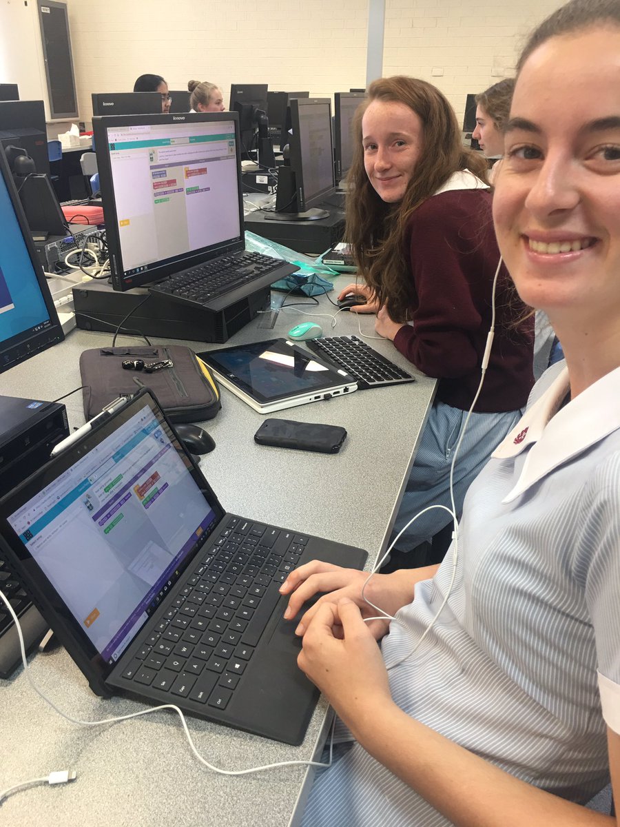 JulietteMajor's tweet photo. It’s #HourOfCode week around the world and @STCCGriffith are part of the #DanceParty. You know how I love a good dance party. #SeekSTEM https://t.co/JrTzDG4Acb