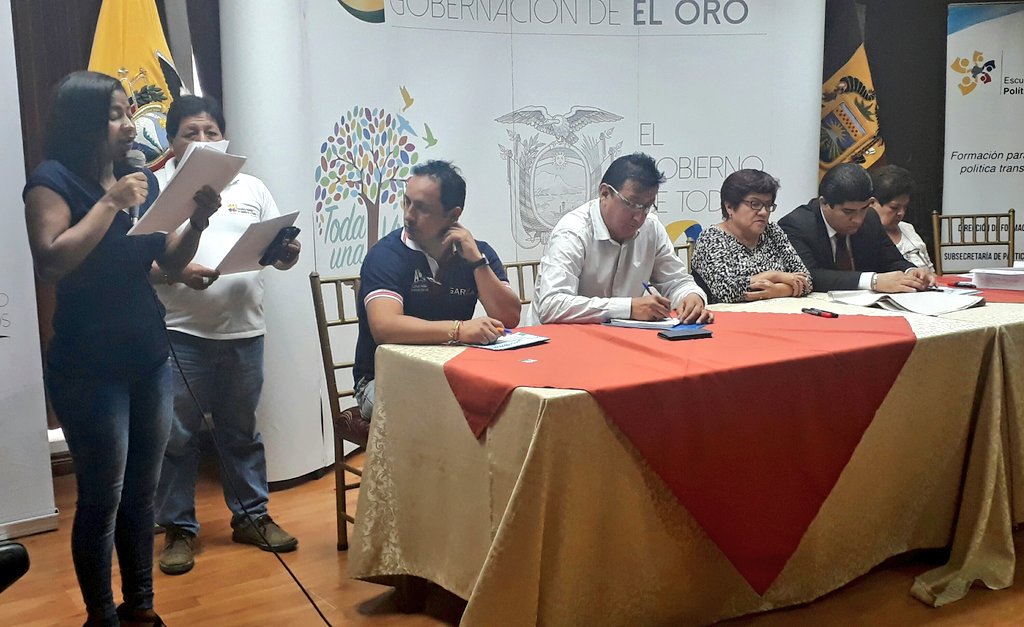 #ElOro | En este momento como parte del trabajo en las 5 mesas de los Ejes de acción, se realiza la lectura de los aportes de los participantes en el Pacto Nacional por la Transparencia y Lucha Contra la Corrupción en la provincia #JuntosPorLaTransparencia <a href="/Lenin/">Lenín Moreno</a> <a href="/RosaLuzLM/">ROSA LÓPEZ MACHUCA</a>.
