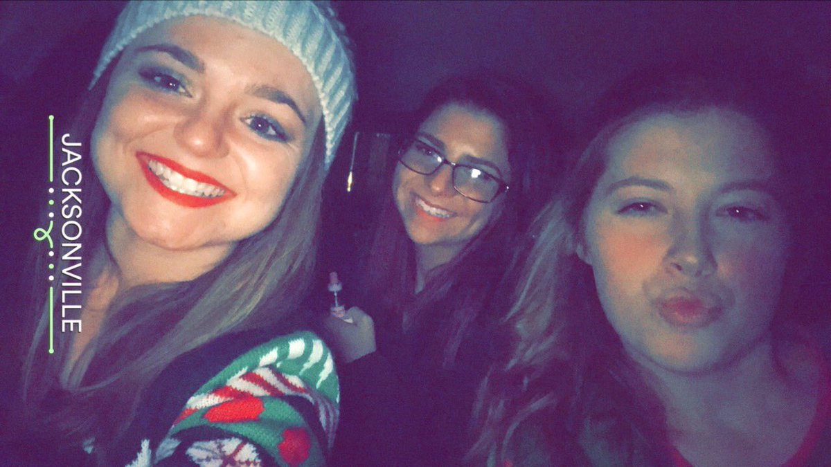 jewelalii's tweet photo. THIS IS THE MONTH I SEE MY FAV BITCHES AGAIN!!! ❣️🙌🏼 https://t.co/rHQVxFfPQb