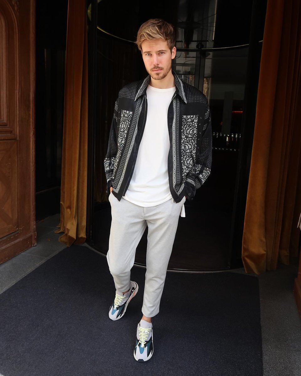 jasxnstark's tweet image. Buenas noches a todos, ¿Cómo van?