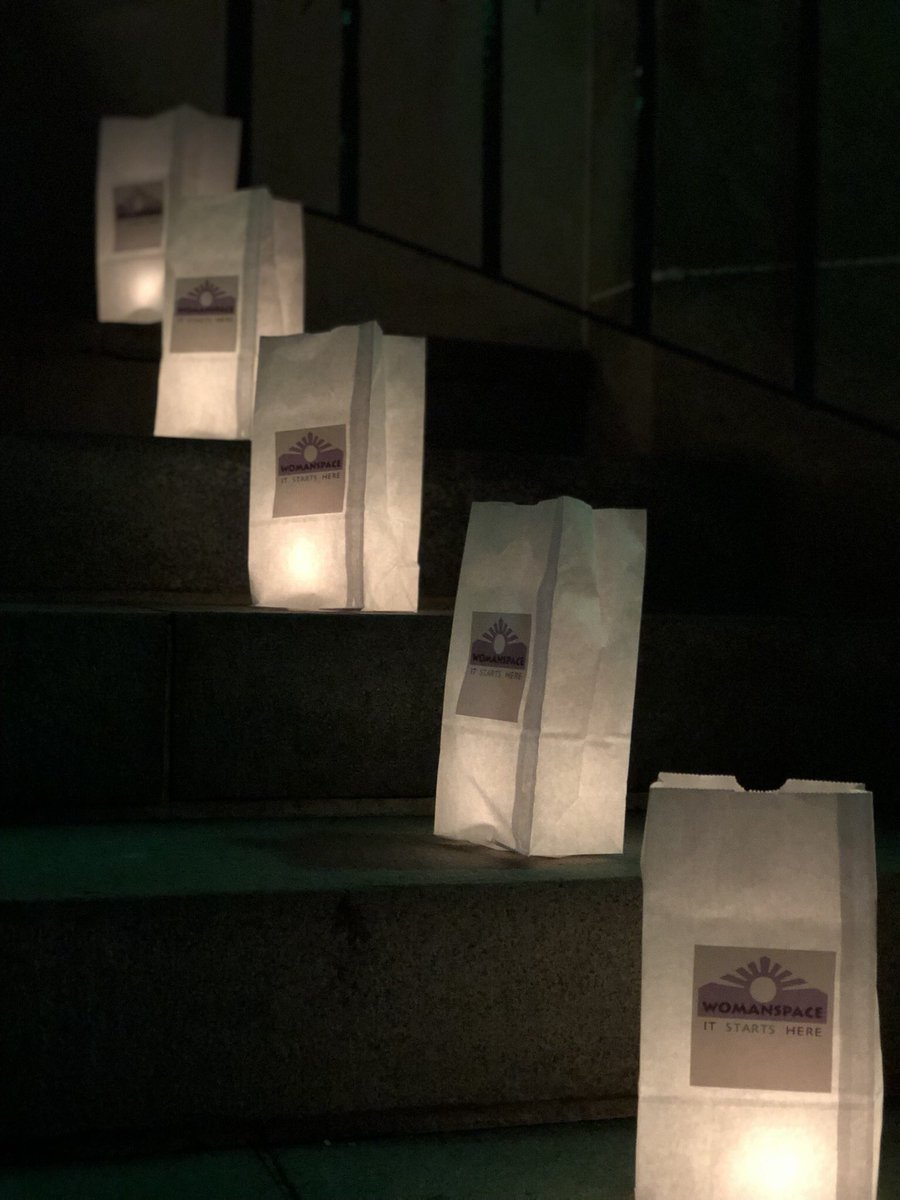PrincetonAcadSH's tweet photo. Tonight we join and support @WomanspaceInc by lighting candles at our entrance for #COL2018 to raise awareness and end domestic violence. #Goal3 #WeAreSacredHeart💙💚 https://t.co/jHmiwn6HF9