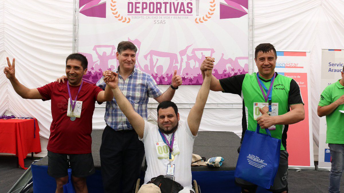 ReneManuel2016's tweet photo. En la premiación de las olimpiadas del Servicio de Salud Araucanía Sur. Lo más importante compartir y participar de esta actividad. https://t.co/lAMUBKOUve
