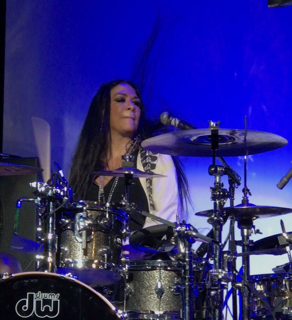 TanyaLaNice's tweet photo. @SheilaEdrummer Sis, u STAY booked🎤🎼📆🥁!!! That's what happens when ur relevant, super talented, and have GOD on ur side!  Praying ur strength as u travel. #SHEILAISBOOKED #COMING2ACITYNEARU #CATCHHER https://t.co/afMlFbthzu