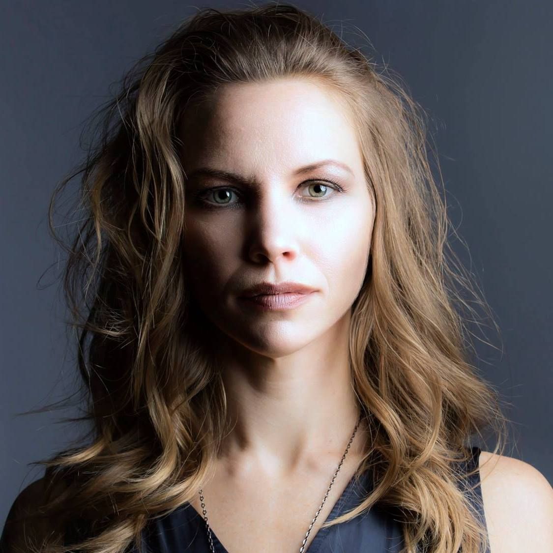 ROAM_arts_edu's tweet photo. We are featuring our teaching artists Diana Chittester. When she is not busy educating you can find her playing music all over Ohio and surrounding areas. Check out her new album Paradox. #teachingartist #musician #education #rootsofamericanmusic #biglove https://t.co/WuQ7m87afF