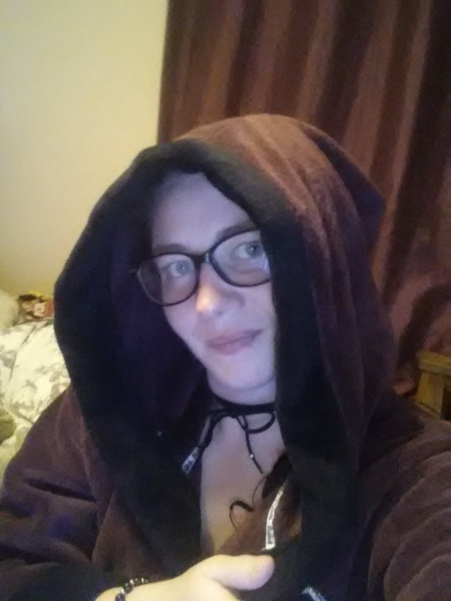 Devilcrysblood's tweet photo. #Harrypotter #hpdressinggown  #snuggled https://t.co/gDFdvBtW2v