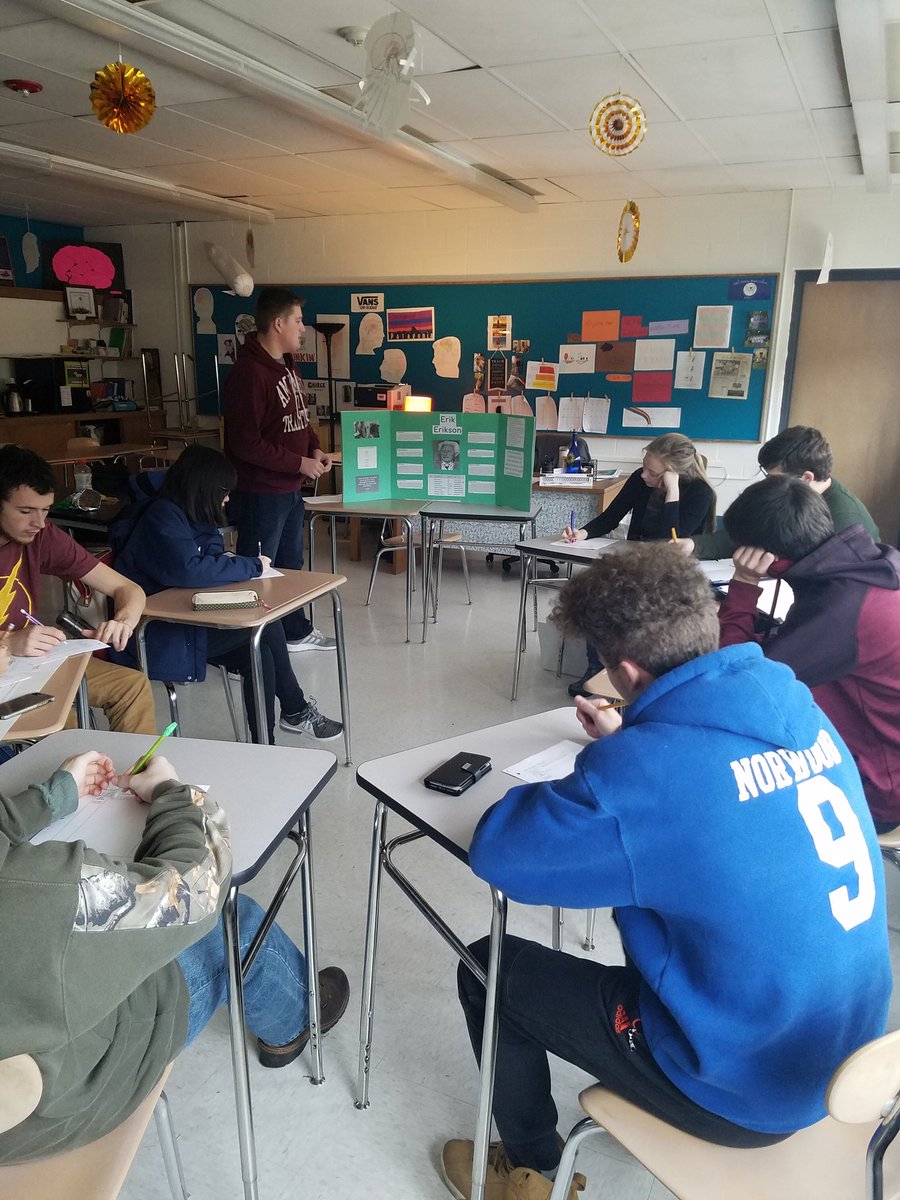 MsWheeler309's tweet photo. Small group presentations on psychological development theories! #ovvtpride https://t.co/mVwByVXVHy