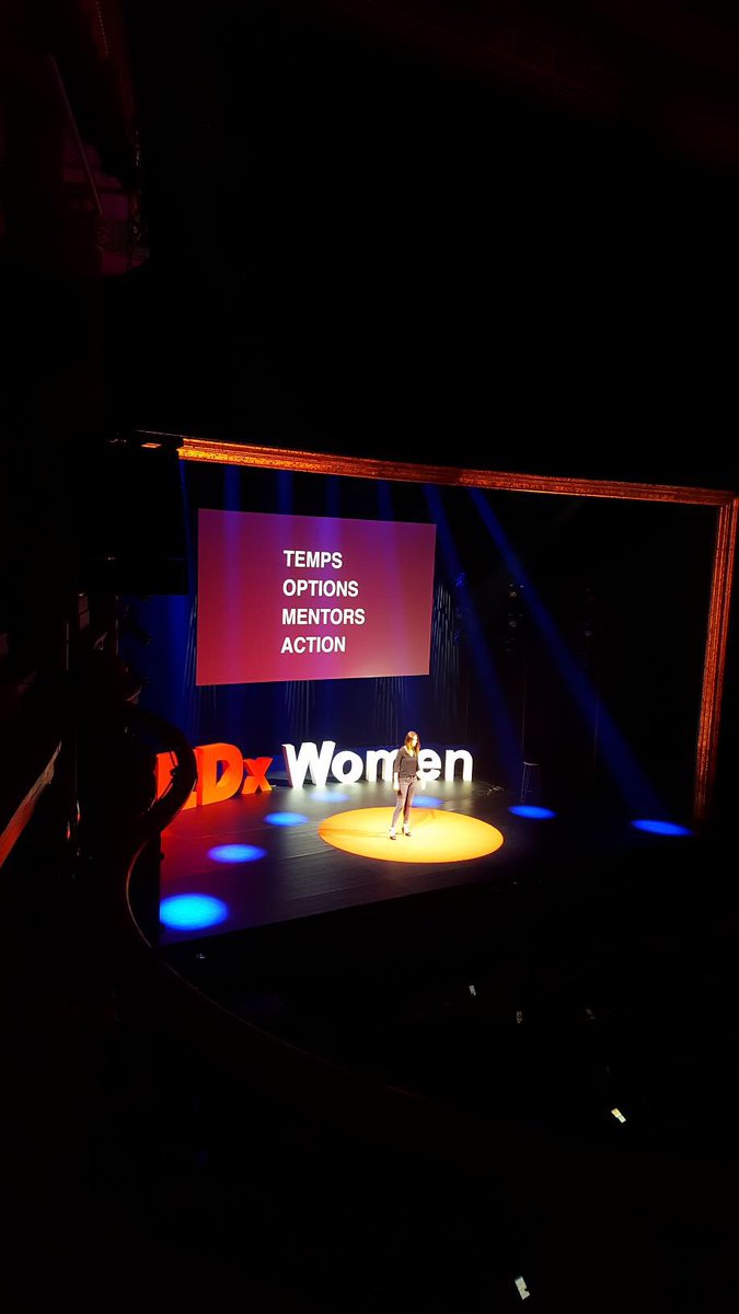 Clem_chp's tweet photo. #TEDxCEWomen
« Et si vous vous faisiez le cadeau de vivre une vie qui vous correspond mieux ? » Julie Bouget donne envie de faire ses valises, partir à l’aventure et de vivre sa vie autrement 🤷🏻‍♀️

Une soirée pleine d’inspirations 👌🏻
#TEDxChampsElyseesWomen https://t.co/g1UVGXqzEo