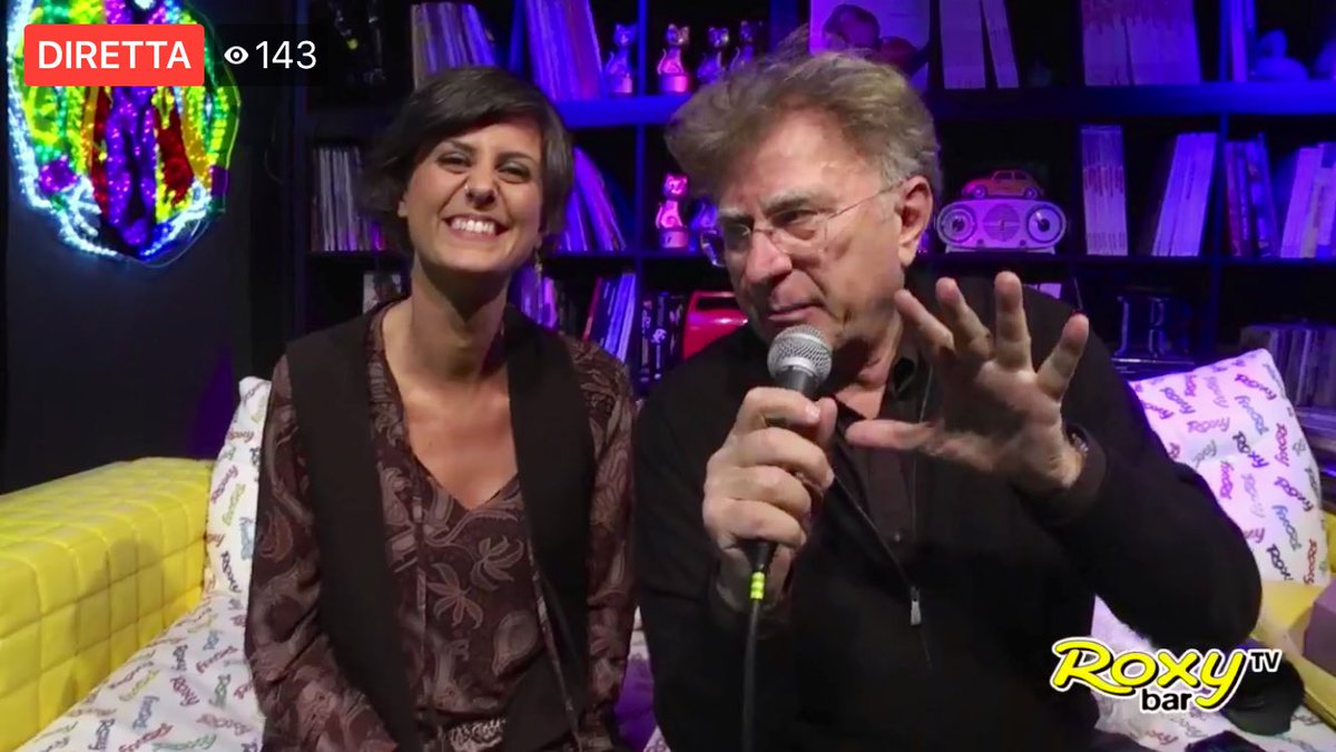 RoxyBarFans's tweet photo. Evviva il #girlpower al #BaroneRosso di @RedRonnie!! Dopo @robertagiallo, @MaffiniN di @Mielizia_Conapi, ora #ValeriaQuarta, una delle 3 vincitrici di @FiatMusic 2018!
https://t.co/0cxNQOYKnp https://t.co/PA6PI0VhR1