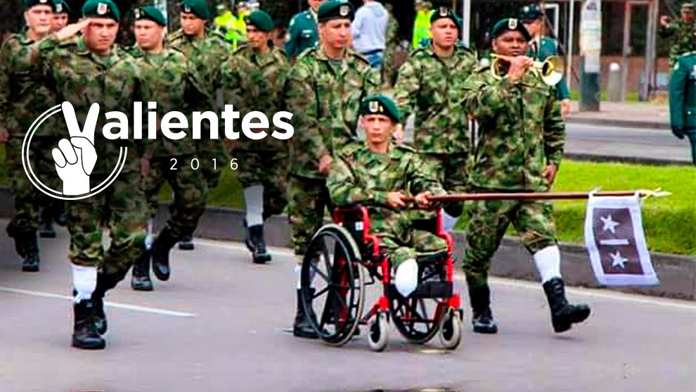 ValientesRCN's tweet photo. #ValientesRCN ✌ El sargento segundo Edward Ávila, 'Valiente RCN 2016, nos cuenta qué ha pasado con su vida años después del atentado donde perdió sus piernas ↘ https://t.co/soozm5MNVf https://t.co/S1mjf1uifJ