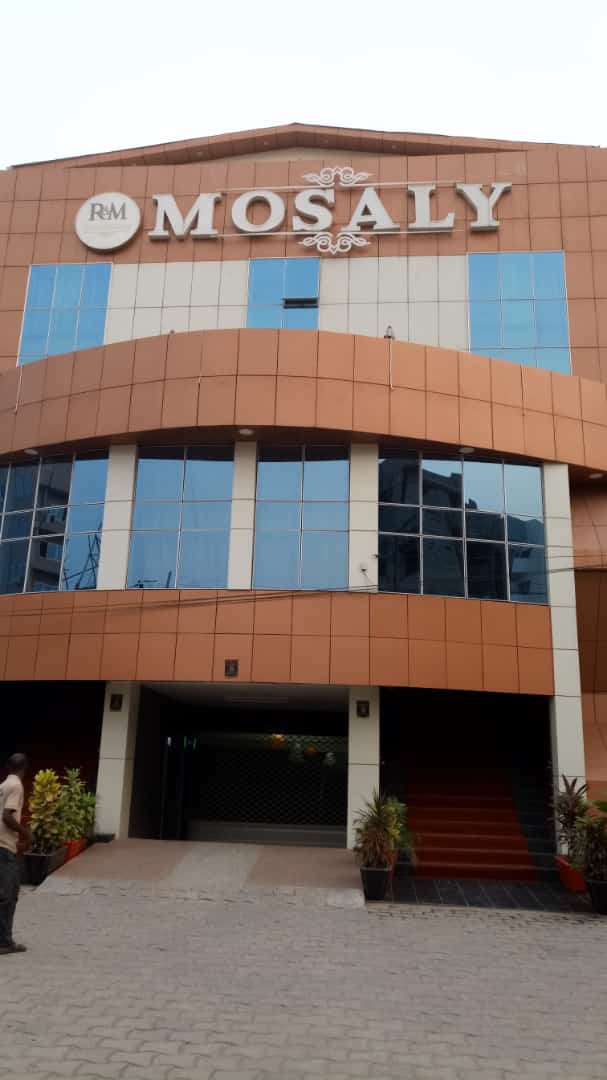 GalaOOW's tweet photo. Un seul lieu: Les Résidences Hôtel Mosaly de #Cotonou sise à Jonquet,  rue opposée à l'ex direction MTN 📷 #OOW2019 #GalaOOW #wasexo https://t.co/9aPbSETyY7