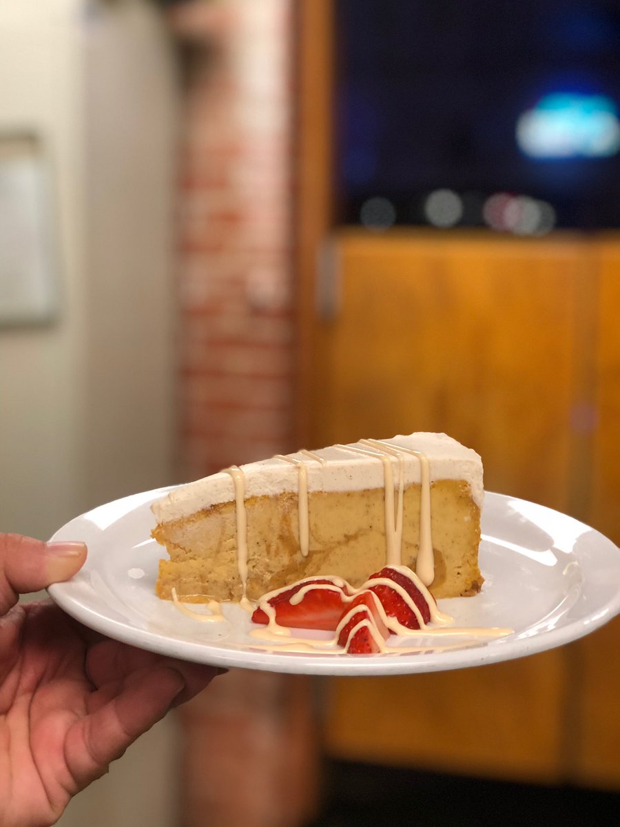 Txpowerplant's tweet photo. 🚨 DESSERT ALERT 🚨

Our new seasonal dessert is a Pumpkin Cheesecake!🍰🤤

Stop by and try it today!🤩

#PumpkinCheesecake #DessertAlert #holidays #tasty #sweet https://t.co/aF3zCHowV9
