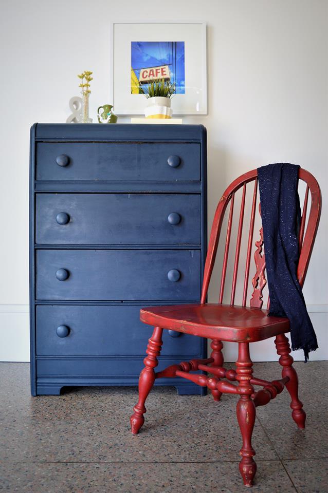 FATPaintStudio's tweet photo. Beat the Monday Blues with this blue & red duo😍 A combination of our classic "Navy State of Mind" and our bold "Red Barchetta". **Fun fact: The chair was finished off with our antique patina FAT Wax for a rustic look, isn't it pretty?! What is your Monday FAT colour? #FATPaint https://t.co/qUKvbw0Bn7