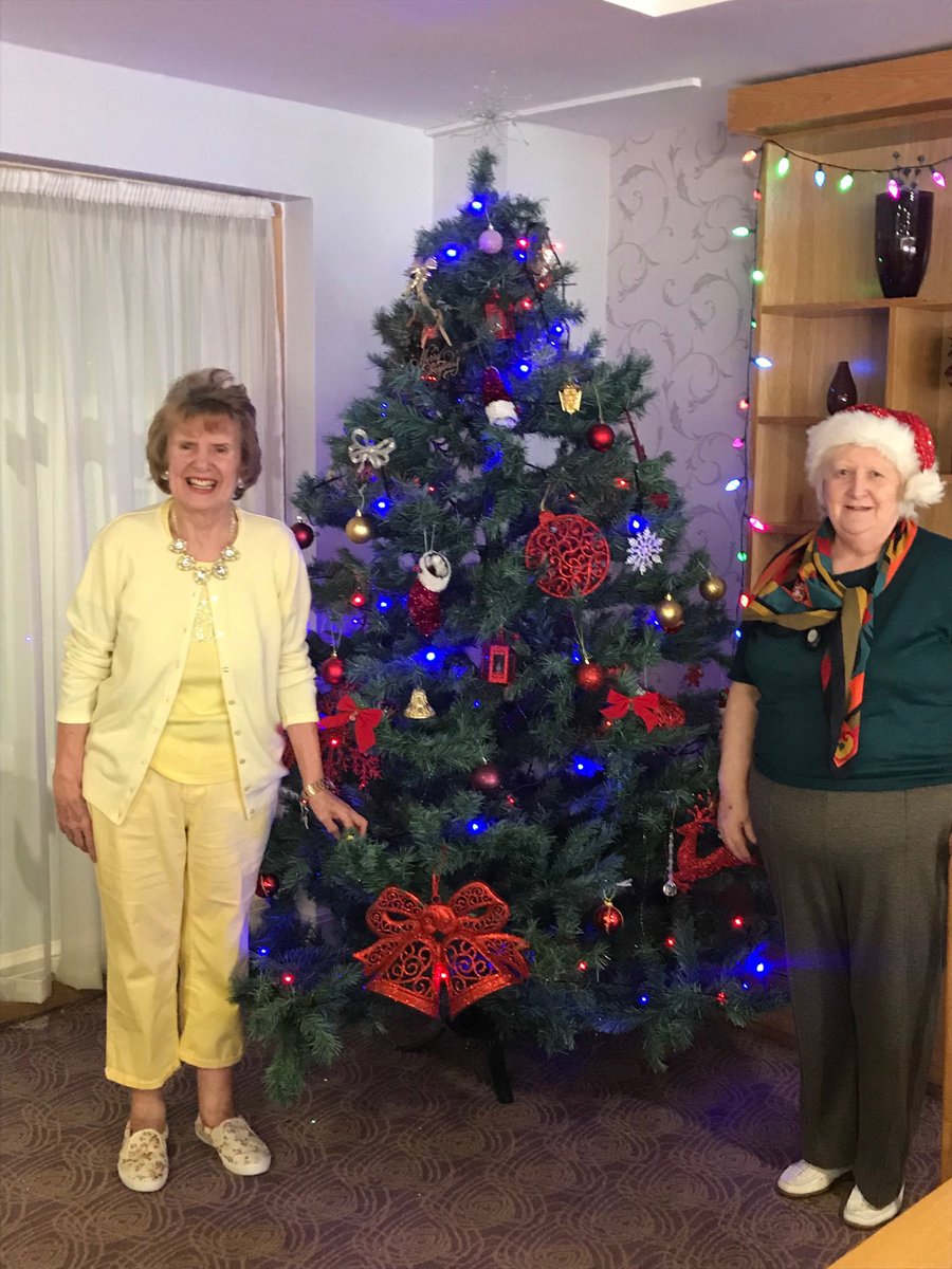 BrooksideEC's tweet image. Christmas has started. 🎄 We enjoyed putting up and decorating the trees at Heyeswood followed by mince pies and reminiscing about our Christmas memories 🤶