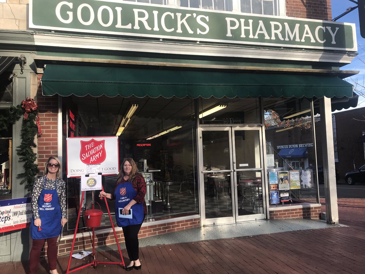 GinniMastin's tweet photo. Today was much warmer than last year’s @salvationarmy bell ringing! Thanks to everyone who stopped by to say hello and give a little! #fxbg #goolricks #doingthemostgood #maternstaffingcares https://t.co/YQ9joPBHQC