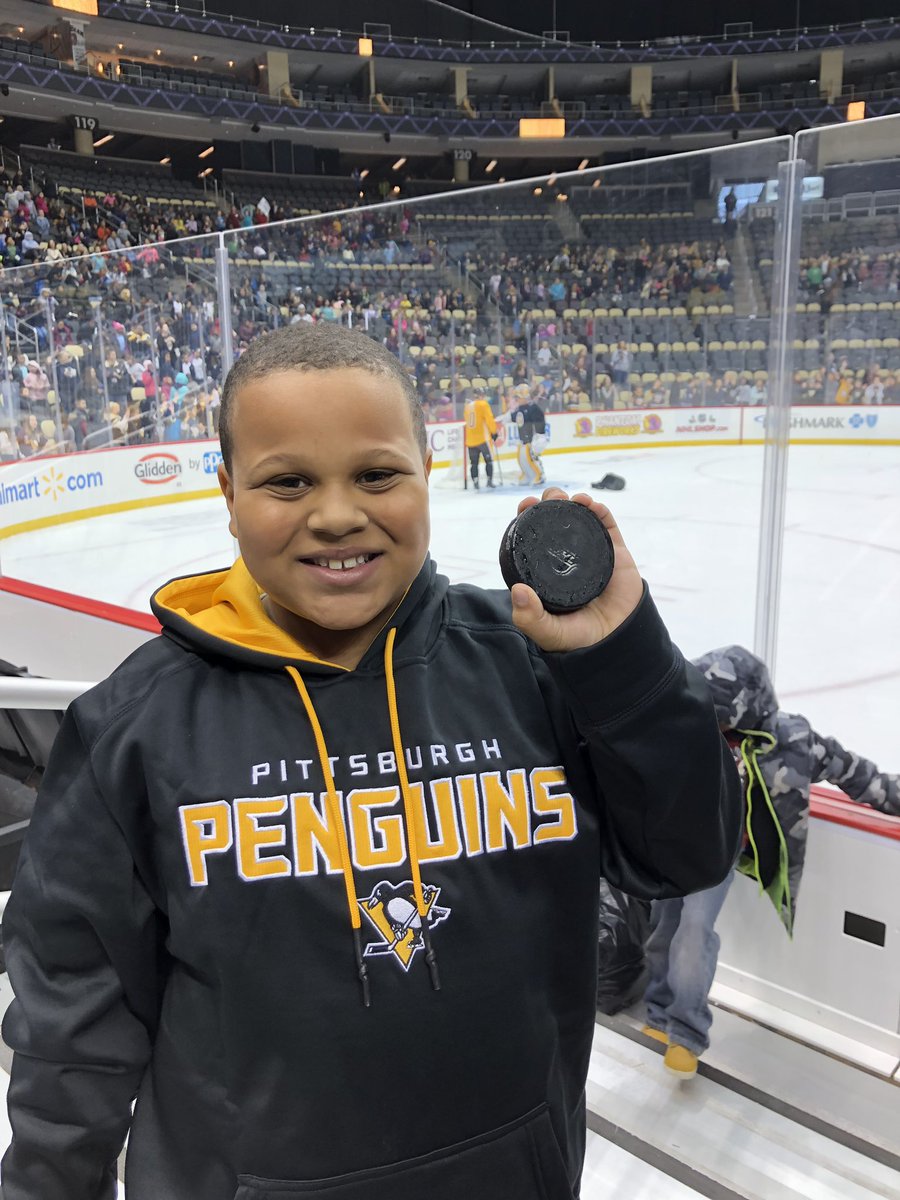 MrsCroftAPC's tweet photo. Such a great morning spent at @PPGPaintsArena with some of our students &amp; @penguins 😊 Thanks for having us, we loved it! @MrSusiAPC @Murray_ASD @DrMillerASD https://t.co/1fGTrQbgFr