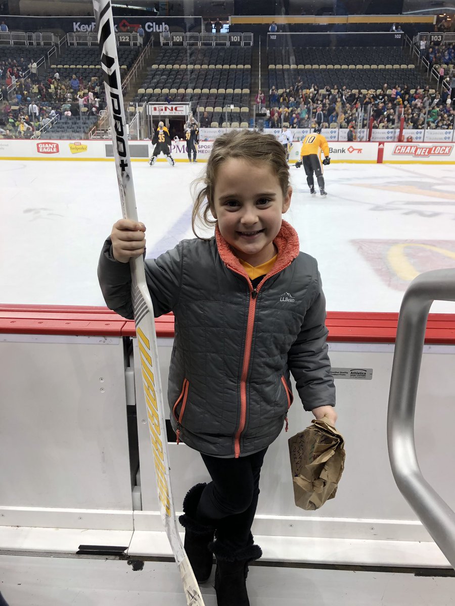 MrsCroftAPC's tweet photo. Such a great morning spent at @PPGPaintsArena with some of our students &amp; @penguins 😊 Thanks for having us, we loved it! @MrSusiAPC @Murray_ASD @DrMillerASD https://t.co/1fGTrQbgFr