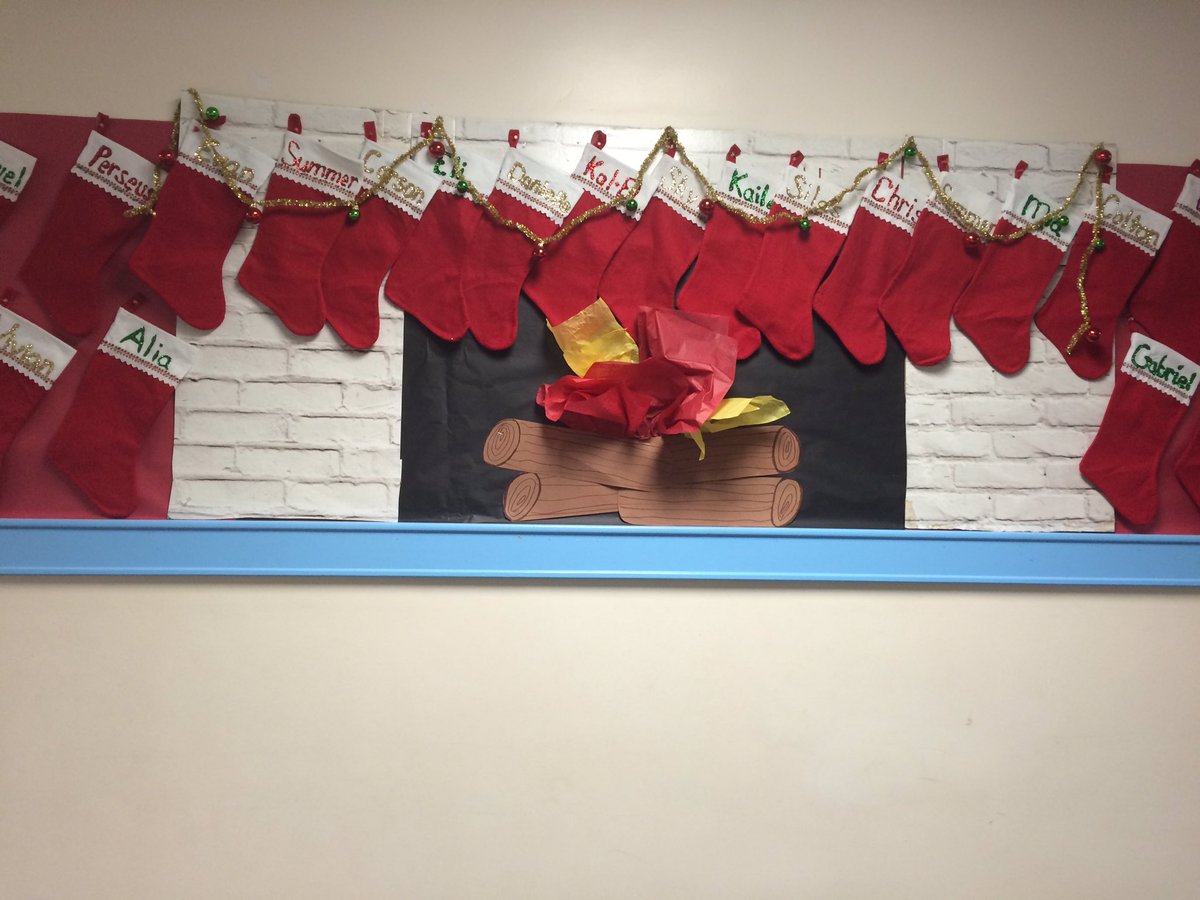 sandybordis's tweet photo. The stockings were hung........ https://t.co/HQliEBNHJx