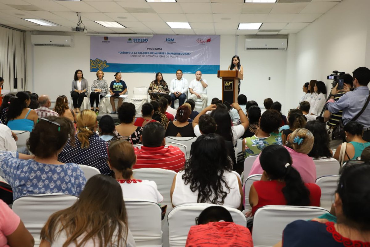 semujeresqroo's tweet photo. #EnPlaya del Carmen se realizó la entrega de los apoyos del Programa de Crédito a la Palabra para Mujeres Emprendedoras que el @GobQuintanaRoo lleva a cabo en coordinación con #IQM @sedeso_qroo @ICATQR_DG #JuntosHacemosMás #Empoderando @Silvia_DamianL https://t.co/MXQWInI6vu