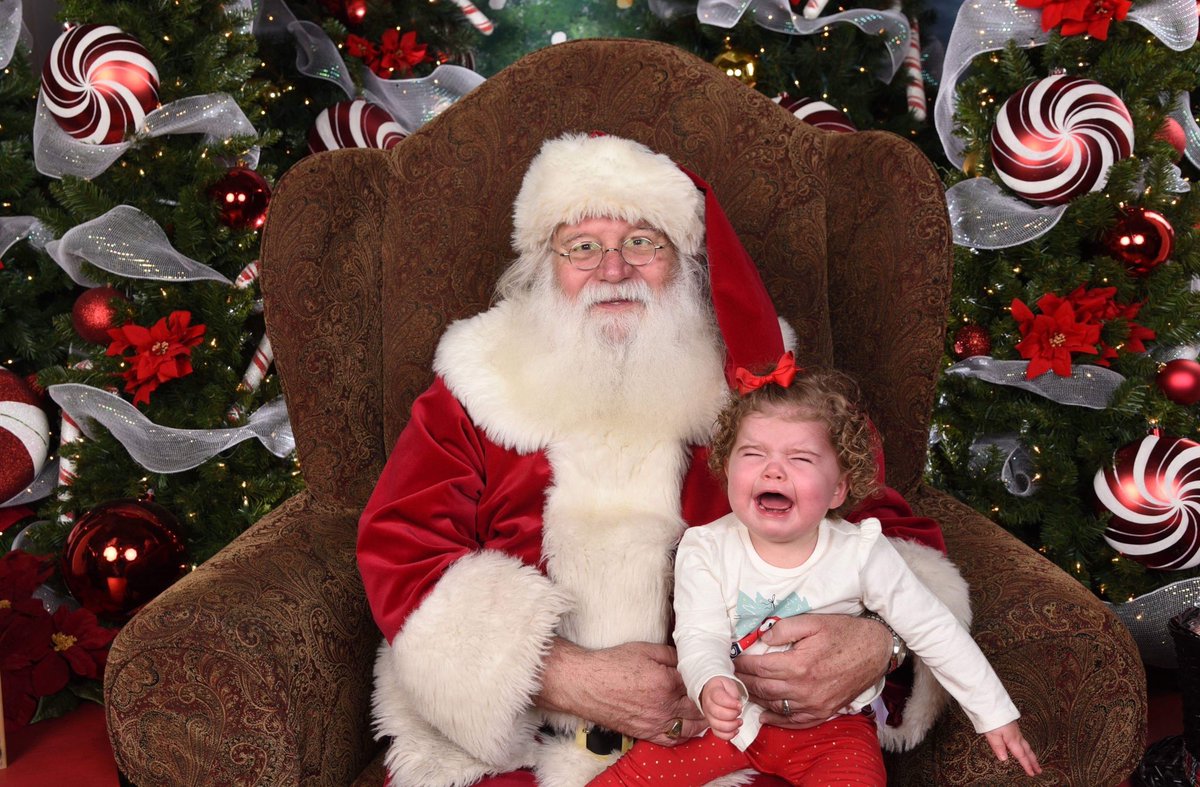 jcbarrick's tweet photo. #EllenRateMySantaPhoto @TheEllenShow https://t.co/EdcEoaQ0VR