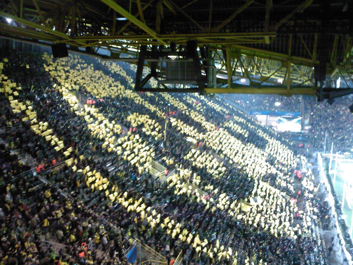 19Micha09's tweet photo. Heute vor 6 Jahren am 4.12.2012 gewann der #BVB mit 1:0 durch @julian_schieber gegen #ManCity und wurde ungeschlagen #UCL "Todesgruppensieger" auf dem Weg nach Wembley #History #DankeKloppo https://t.co/gnyH8Gnr9l