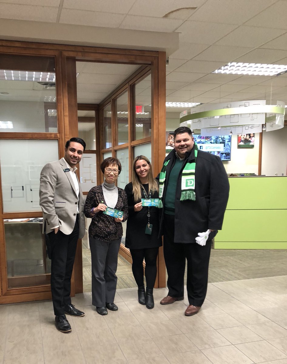 MelissaC_TD's tweet photo. Such an honour being nominated for Champions! Thank you Thank you! I’m going to Champions!!! 🏆✈️🌴😎 #EtobicokeChampion #TDChampions @yousefbarghi_TD @PeterStajan_TD https://t.co/XLd3QORk0Q